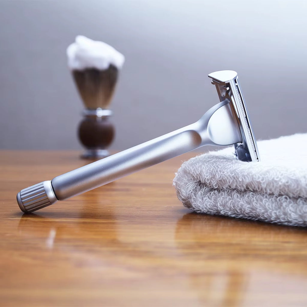 Butterfly Open Double Edge Safety Razor with 10 Original Blades Classic Hair Removal Shaver for Men