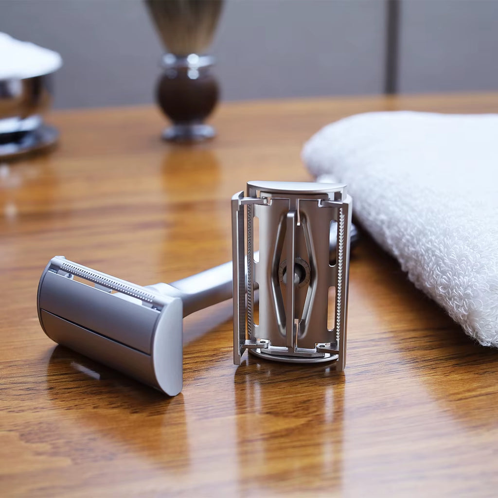 Butterfly Open Double Edge Safety Razor with 10 Original Blades Classic Hair Removal Shaver for Men