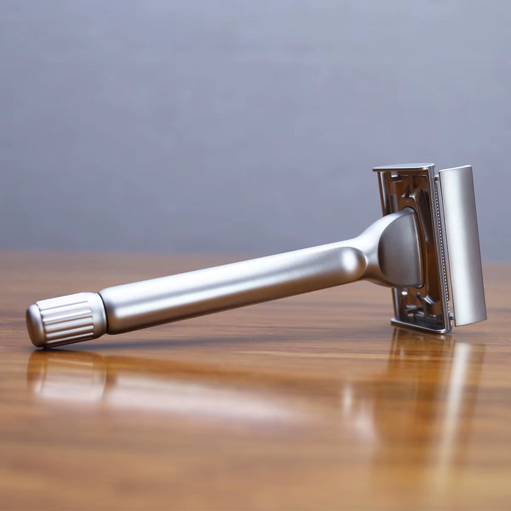 Butterfly Open Double Edge Safety Razor with 10 Original Blades Classic Hair Removal Shaver for Men